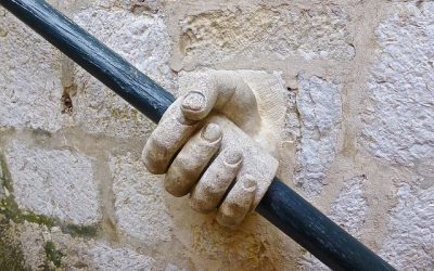 ¿ POR QUE NOS AFERRAMOS A NUESTRA ZONAS DE CONFORT ?